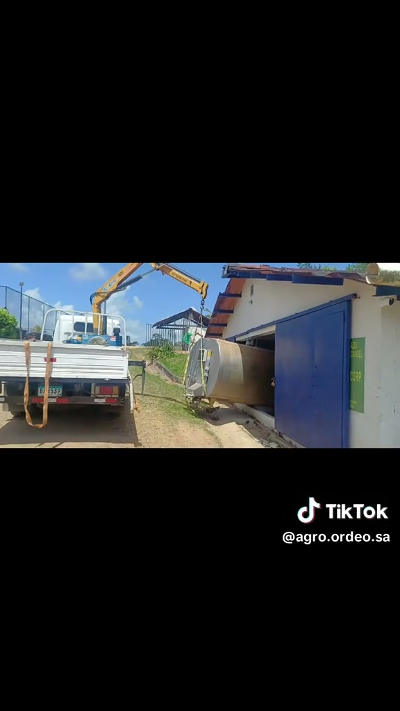 Instalación de tanque de enfriamiento de leche en finca de Chiriquí